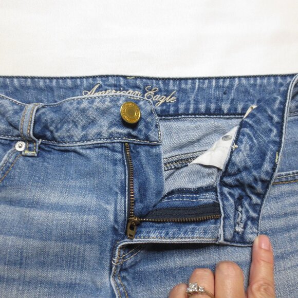 AMERICAN EAGLE womens SHORTS denim BLUE daisy duke MID RISE jean FRAYED SIZE 10 - Picture 4 of 9